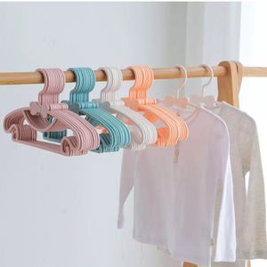 All'ingrosso appendiabiti in plastica per bambini per uso quotidiano su cappotti per abiti e bagni - Product Image 1