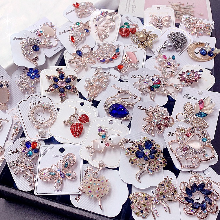 Broche vintage en forme de cercle et nœud en diamants, 6,50 carats, c