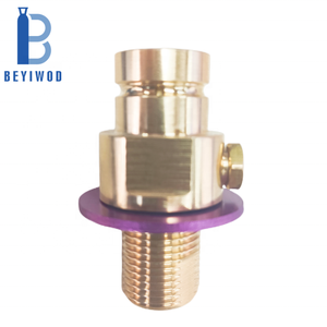 <span class=keywords><strong>Bouteille</strong></span> <span class=keywords><strong>de</strong></span> CO2 en aluminium <span class=keywords><strong>de</strong></span> 0,6 L (450 g) pour appareil à eau gazeuse - Haute pression (250 bars), compatible avec connexion rapide - Product Image 1