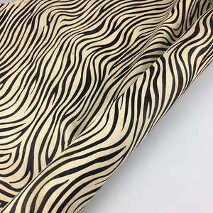 Thảm Hành Lý Da Bò Lớp Trên Cùng Bằng Da Bò In Hình Ngựa Vằn Bằng Da Thật - Product Image 4