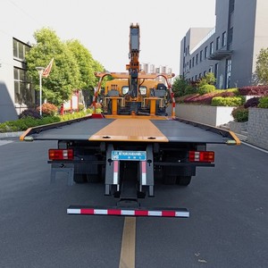 HOWO 4x2 Camion de remorquage à plateau avec grue télescopique, dépanneuse à plateau coulissant avec élévateur sous châssis - Product Image 3