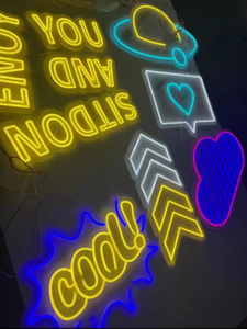 แหล่งกำเนิดแสง LED โลโก้นีออนแบบกำหนดเองตัวโคมไฟอะคริลิคสำหรับร้านตัดผมและบาร์เสริมความงามโรงแรม - Product Image 3