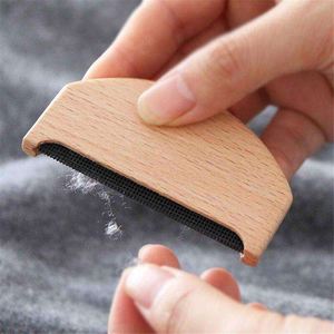Customized Popular Eco-friendly Beech Wood Cashmere Comb Portable Wool Pilling Sweater Comb - Product Image 3