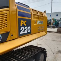 Excavatrice sur chenilles Komatsu PC220 de fabrication japonaise éprouvée, puissance de creusement stable pour les travaux de canalisations et de routes