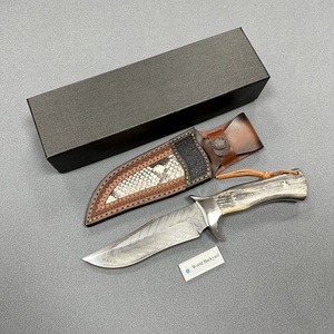 Couteau Bowie en acier Damas ZR11R, pommeau en acier, manche ergonomique en bois massif, couteau de chasse et de bushcraft VG10, étui en cuir fin - Product Image 1