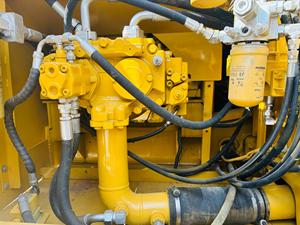 รถขุดตีนตะขาบ CAT330C มือสอง คุณภาพดี สภาพเยี่ยม น้ำหนัก 30 ตัน ความจุบุ้งกี๋ 1.8 เมตร เครื่องยนต์ดีเซล ปั๊มไฮดรอลิก - Product Image 4