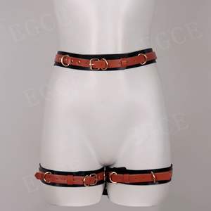 Kit de bondage BDSM LOV avec menottes réglables, attaches de cheville, attaches de cuisse, bandeau, sangle croisée et sangle de taille - Product Image 6