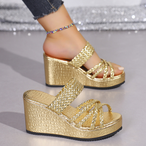 Sandales compensées dorées pour femmes à lanières tressées effet croco, <span class=keywords><strong>mules</strong></span> à plateforme à bout ouvert, à enfiler, chaussures décontractées pour l'été, la plage et les soirées - Product Image 1