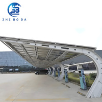 Système d'abri d'auto solaire de conception personnalisée Structure de montage solaire de port de voiture durable et sécurisée Abri de stationnement de voiture de haute qualité