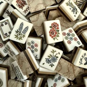 Juego de Fichas de Mahjong Americanas Florales Modernas de Lujo Premium, 160 Piezas, Material Acrílico, para Coleccionistas y Regalos - Product Image 4