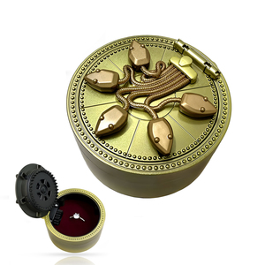 Regalo de San Valentín, <span class=keywords><strong>Caja</strong></span> de Anillo Mágica de Plástico con Cinco Serpientes, Decoración Mecánica para Fiestas, Regalos de Cumpleaños y Navidad - Product Image 1