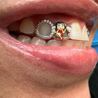 Grillz dentaire unique en or massif 10K 14K 18K avec logo personnalisé et diamants Moissanite D VVS pour femme