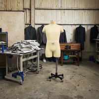 Offre Spéciale taille européenne 42 robe en fibre de verre forme Mannequin homme demi-corps support Base pour costumes pour hommes fabrication de motifs