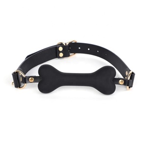 Ensemble de luxe SM <span class=keywords><strong>Bondage</strong></span>: bâillon en cuir véritable et os en silicone avec accents de diamant, longue chaîne et pinces à seins - Product Image 6