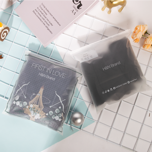 Sous-vêtements Chaussettes Sac à fermeture éclair givré en plastique biodégradable Transparent Emballage personnalisé Sac à fermeture éclair en poly pour vêtements - Product Image 2