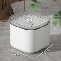 Distributeur d'eau pour chat Filtre automatique Circulation d'eau en direct Grande capacité Distributeur d'eau en plastique pour animaux de compagnie Fontaine d'eau pour chat