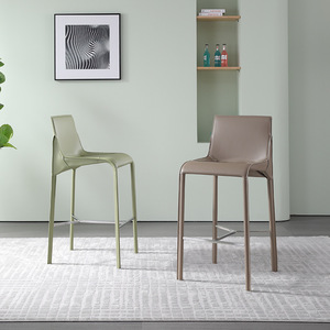 Silla de Bar de Alta Gama, Estilo Italiano, Lujo Ligero Nórdico, Asiento de Cuero, Estructura Metálica, Mueble de Bar Moderno y Sencillo con Respaldo, Taburete Alto - Product Image 2