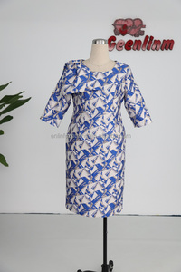 Robe d'été élégante grande taille au design tendance 2025, longueur genou, pour occasions spéciales, idéale pour la mère de la mariée - Product Image 3