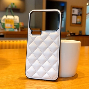 Funda rígida de teléfono con superficie de PU suave de rejilla 3D a la moda para <span class=keywords><strong>Xiaomi</strong></span> 15 17 Pro Max, funda de rombo de alta calidad para <span class=keywords><strong>Xiaomi</strong></span> 13 14 15 Ultra - Product Image 3