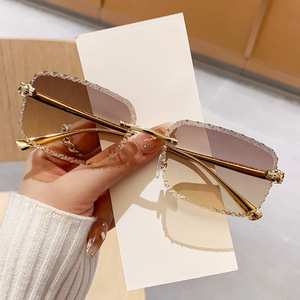 <b>Frameless</b> Beveled Square Sunglasses Metal <b>Frame</b> Pc Lens Uv400 Protection Unisex For Driving Outings Cycling Parties - Product Image 1