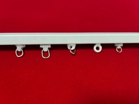 Rouleaux de rail de rideau de 0.45 "de diamètre Porte-rideaux à roues jumelles en plastique avec anneaux Rail de draperie pour fenêtres Pistes de rideau de douche