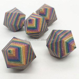 Tùy Chỉnh Khắc Biểu Tượng Số Mô Hình Lớn <span class=keywords><strong>32Mm</strong></span> Đa Diện Bằng Gỗ Cầu Vồng D20 Con Xúc Xắc - Product Image 3