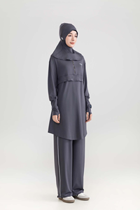 控えめなイスラム教徒の女性スポーツウェアセットホワイトストライプディテールロングトップとパンツカスタマイズ可能 - Product Image 4