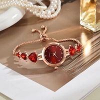 Nouvelle montre pour femme transfrontalière, multicolore, avec strass en forme de cœur, style Instagram, chic et preppy, montre décorative à quartz