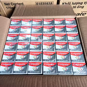 Pasta de Dientes Colgate Total Charcoal Clean, Carbón Activado Blanqueador, Protección Contra Caries, Paquete Familiar - Product Image 3