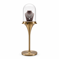 Présentoir à bijoux personnalisé avec dôme en verre et socle doré pour magasin de bijoux, vente en gros