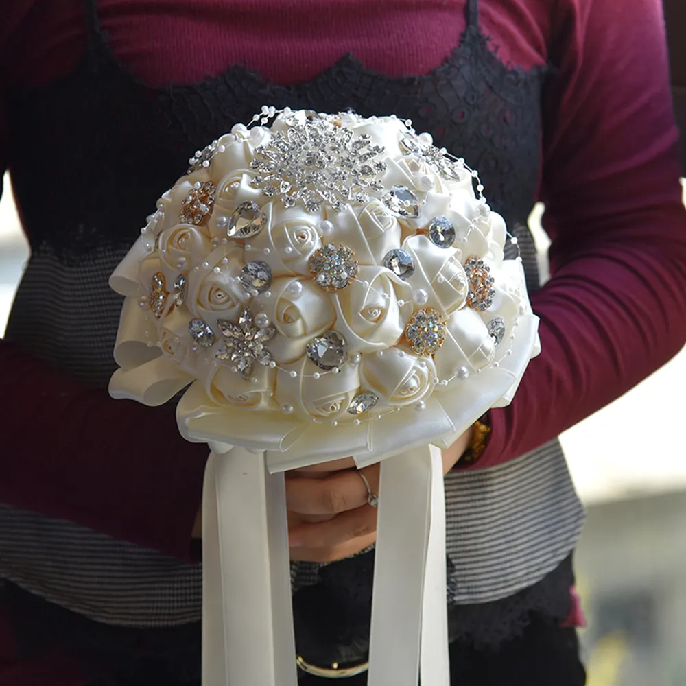 Romantic Wedding Bride Holding flower Bouquet Roses with Brooch Bouquets Handmade Satin Roses