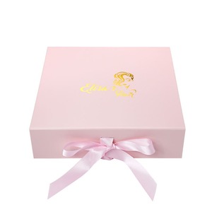 Caja de regalo para pelucas de cartón, con cinta y forro de satén, personalizable según la demanda - Product Image 3