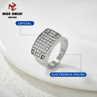 Bague élégante en acier inoxydable avec un design de feuille en zircone cubique brillante pour les bijoux de mode féminins