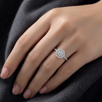 Cincin Moissanite Berlian Perak Sterling 925 dengan Hiasan Bunga Petal Teardrop Berkilau, Halo Floral, 1ct Round D VVS1 Micro Pave Band untuk Pertunangan