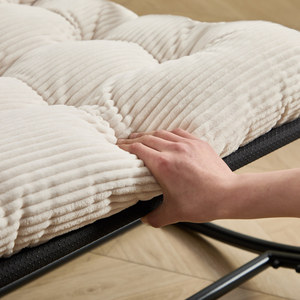 Silla mecedora para exteriores con cojín suave y grueso, marco negro, cojín blanco, para sala de estar, dormitorio, sala de lectura - Product Image 6