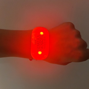 Bracelet moderne et confortable à LED lumineux, synchronisé avec la musique, en nylon et ABS, réglable, thème ROMANCE, imprimé en sérigraphie - Product Image 5