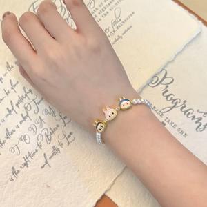 Bracelet populaire en perles d'eau douce naturelles faites à la main, motif lapin de dessin animé mignon, style manga, idéal pour les occasions religieuses - Product Image 4