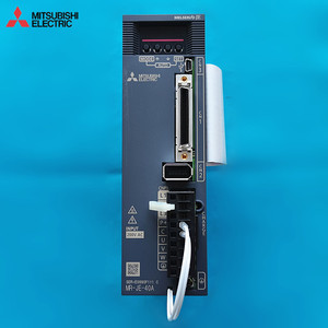 Variador de Frecuencia Mitsubishi Electric MR-JE-40A 200V CA Monofásico 750W para Automatización Industrial con Control Vectorial - Product Image 1