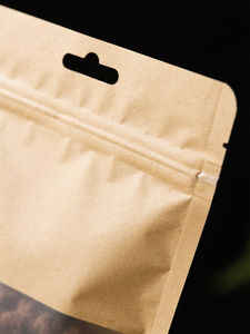 Bolsa de Embalaje Personalizada Biodegradable con Cierre, para Dulces, Galletas, Palomitas de Maíz, con Ventana Transparente y a Prueba de Olores - Product Image 5