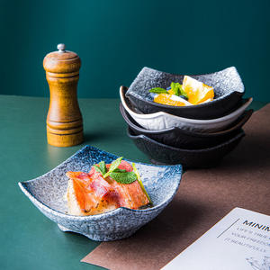 Assiette de service en céramique noire mate en gros, écologique, utilisée dans les restaurants, forme irrégulière créative, assiette à apéritif - Product Image 4