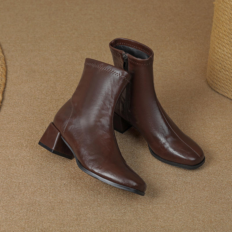 สีน้ำตาล