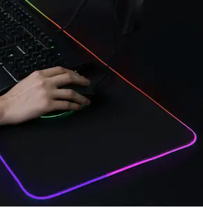 Individuelles Logo schwarz XXL großes RGB leuchtende Gaming-Mauspad Schreibtischmatte mit Sublimation RGB Gaming-Mauspad XXL individuell