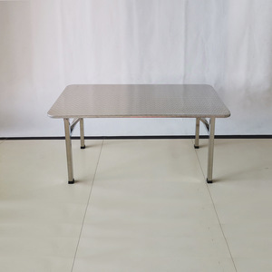 <span class=keywords><strong>Table</strong></span> rectangulaire <span class=keywords><strong>pliante</strong></span> portative d'acier inoxydable <span class=keywords><strong>pour</strong></span> la conception durable de panneau en métal d'étals de <span class=keywords><strong>marché</strong></span> de nuit de restaurant extérieur - Product Image 1