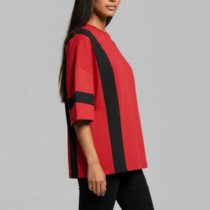 T-shirt ample pour femme, col rond, coloris rouge et noir, manches trois quarts, coupe décontractée, en coton tricoté, style décontracté, 140 g/m² - Product Image 3