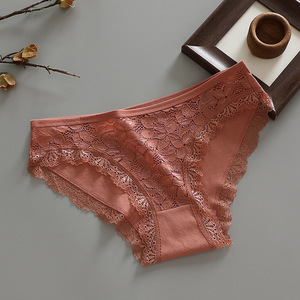 Intimo Femminile in Cotone e Pizzo - Traspirante, Sexy, a Vita Bassa, Modellante per Glutei e Pancia (Sottile) - Product Image 4