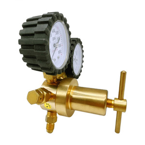 Régulateur d'azote 0-800 PSI en laiton CGA580 monophasé avec manomètre pour le contrôle de la pression d'azote - Product Image 2