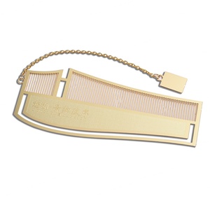 Marque de logo, design unique, forme de peigne, marque-pages en métal gaufré avec chaîne, cadeau souvenir - Product Image 5