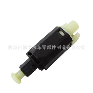 สวิตช์ไฟเบรคสำหรับโฟล์คสวาเก้น ซานตาน่า 12V โลหะพลาสติกใหม่หมายเลขชิ้นส่วน 5001 - Product Image 1
