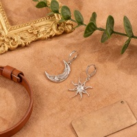 Boucles d'oreilles pendantes asymétriques abstraites et esthétiques, personnalisées, en or, argent et noir, motif soleil et lune évidé, pour femme