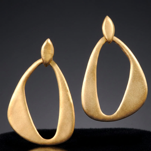 ต่างหูเด็กน่ารัก ดีไซน์เก๋ ทันสมัย วัสดุสแตนเลสชุบทอง 14k/18k ผิวด้าน - Product Image 2